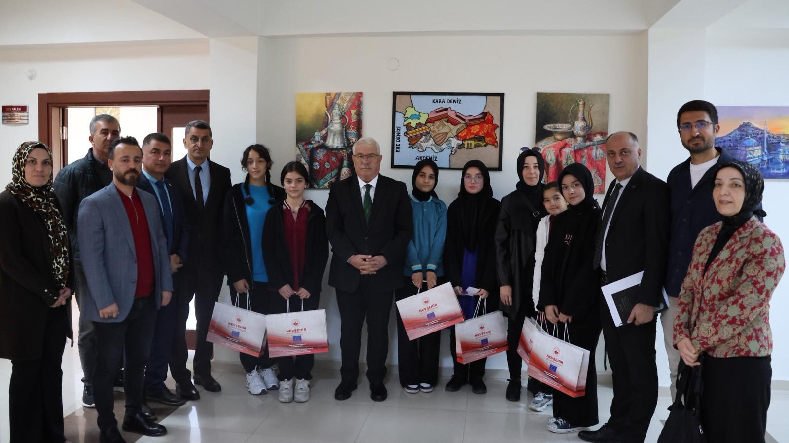 "Köklü Geçmişten Güçlü Cumhuriyete" Konulu Yarışmada Ödüller Sahiplerini Buldu