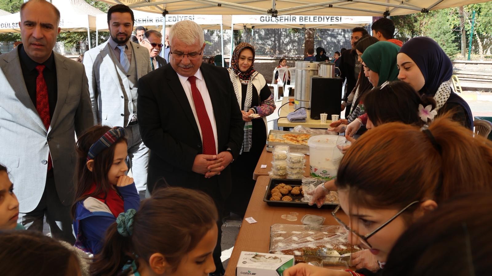 Okullarda 'Gazze İçin El Ele' Kermesleri Düzenledi