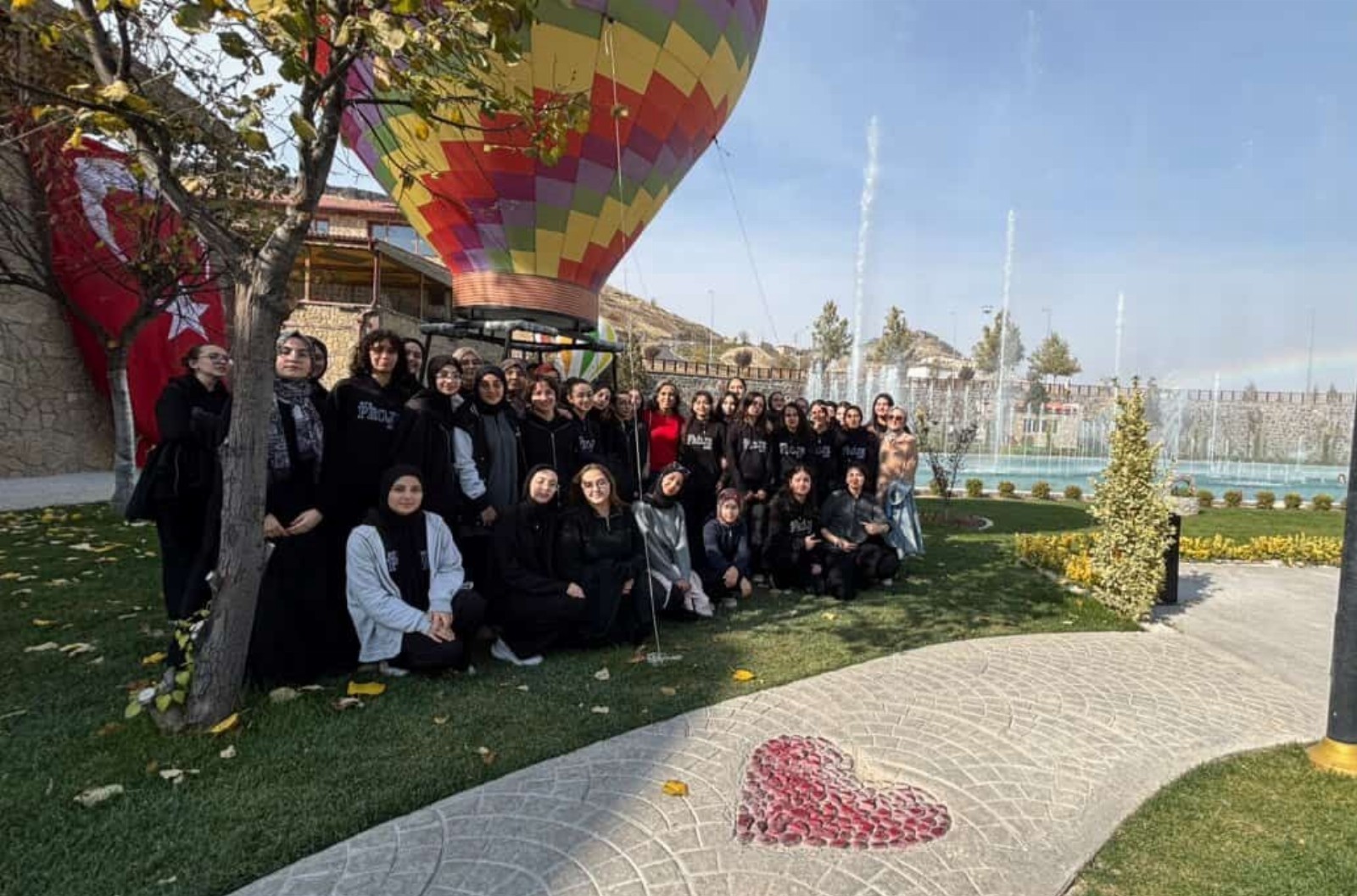 Lise Öğrencileri Muhteşem Koreografiyi İzledi