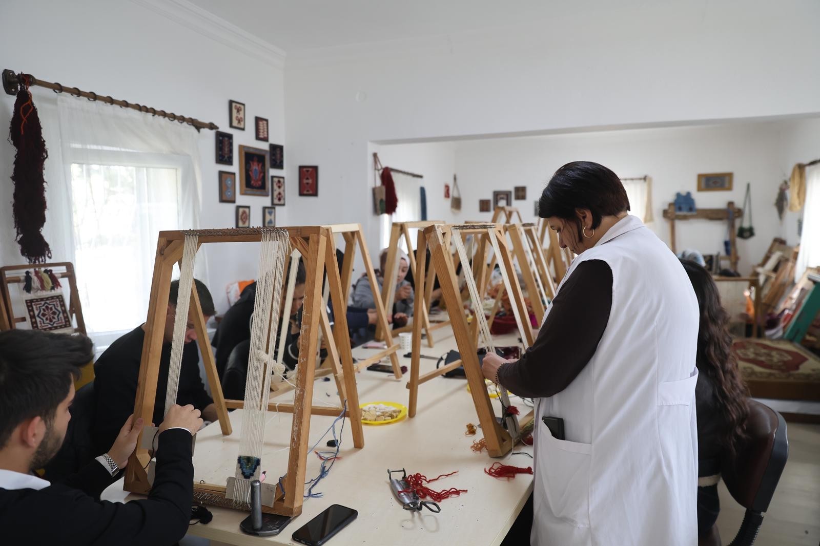 NEVÜ’lü Öğrenciler Uygulamalı “Dokuma Atölyesi” Etkinliğine Katıldı