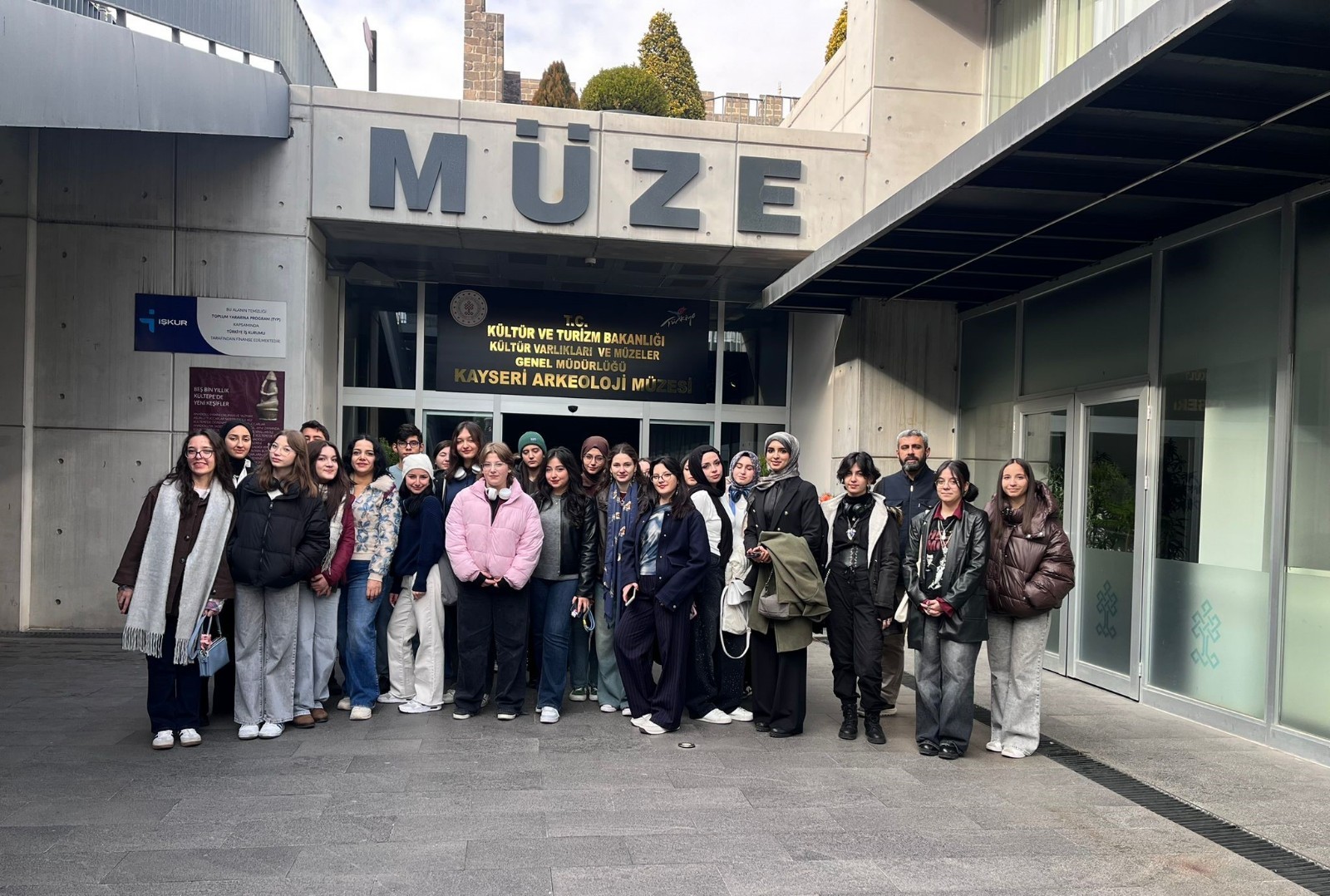 Şehit Demet Sezen Güzel Sanatlar Lisesi Öğrencilerinden Kayseri’ye Manevî ve Kültürel Yolculuk