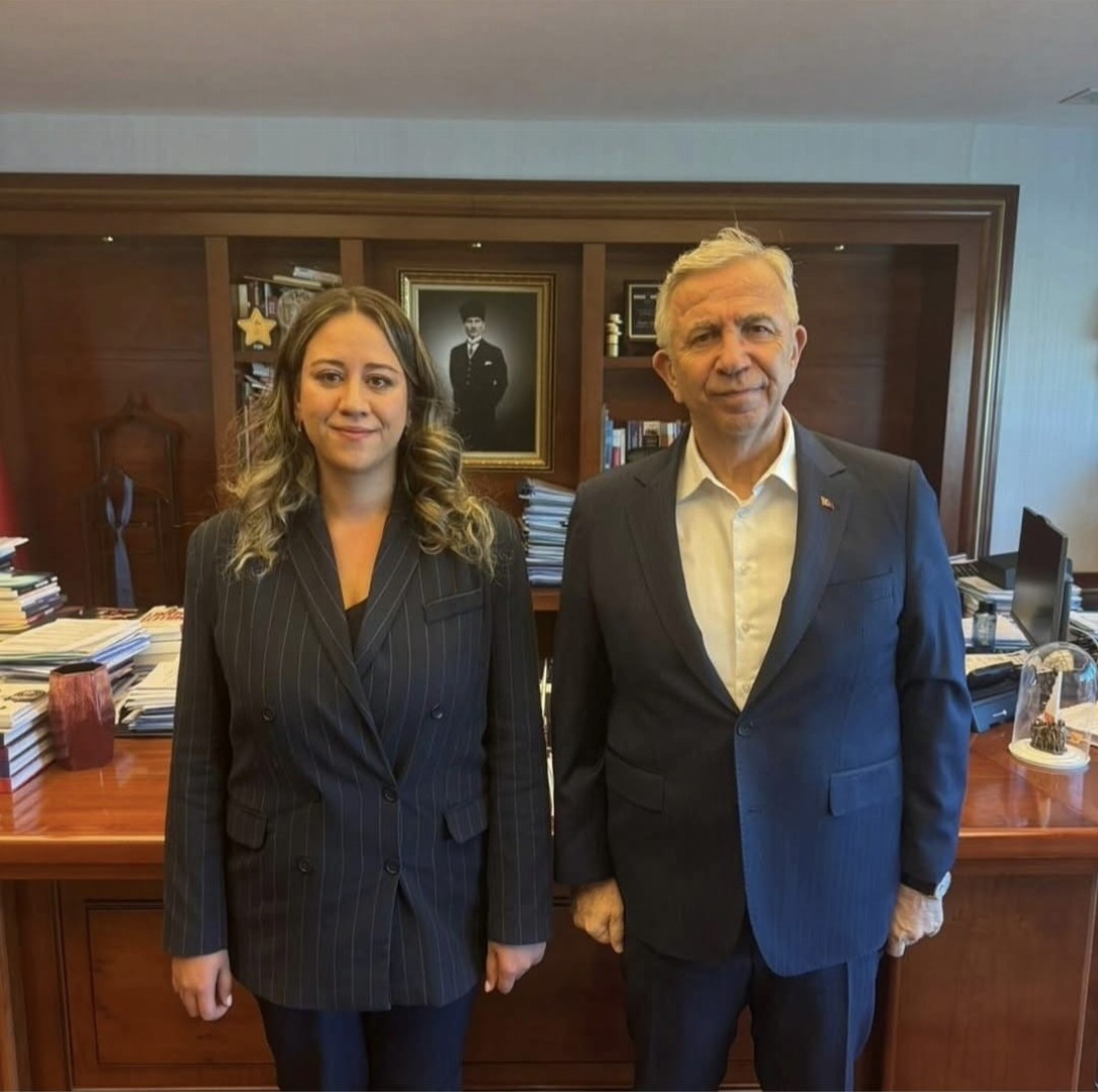 AYÇA ÇAĞLAR'DAN MANSUR YAVAŞ'A DESTEK MESAJI