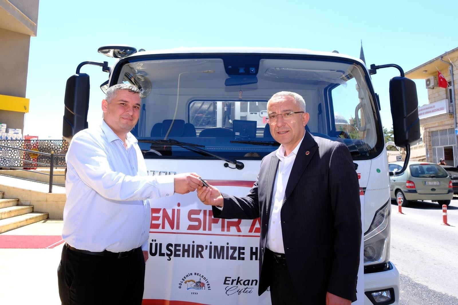 Gülşehir Belediyesi Araç Filosuna Yeni Çöp Aracı Desteği: Hizmet Gücü Artıyor ?✨