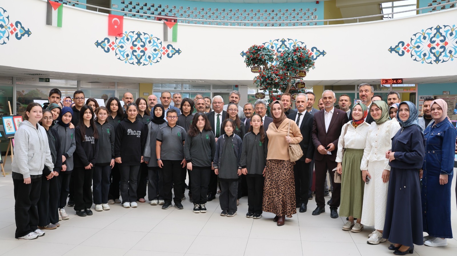Recep Tayyip Erdoğan Anadolu İmam Hatip Lisesi Resim Sergisi Düzenlendi