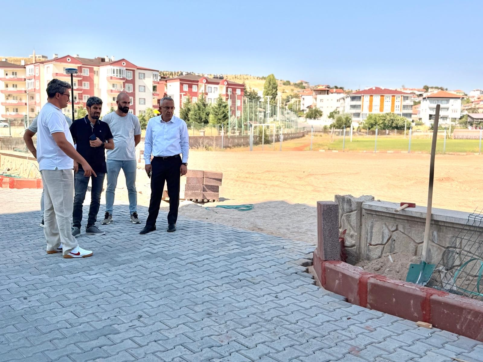 GÜLŞEHIR BELEDİYE BAŞKANI ERKAN ÇİFTÇİ YOL ÇALIŞMALARINI YERİNDE İNCELEDİ