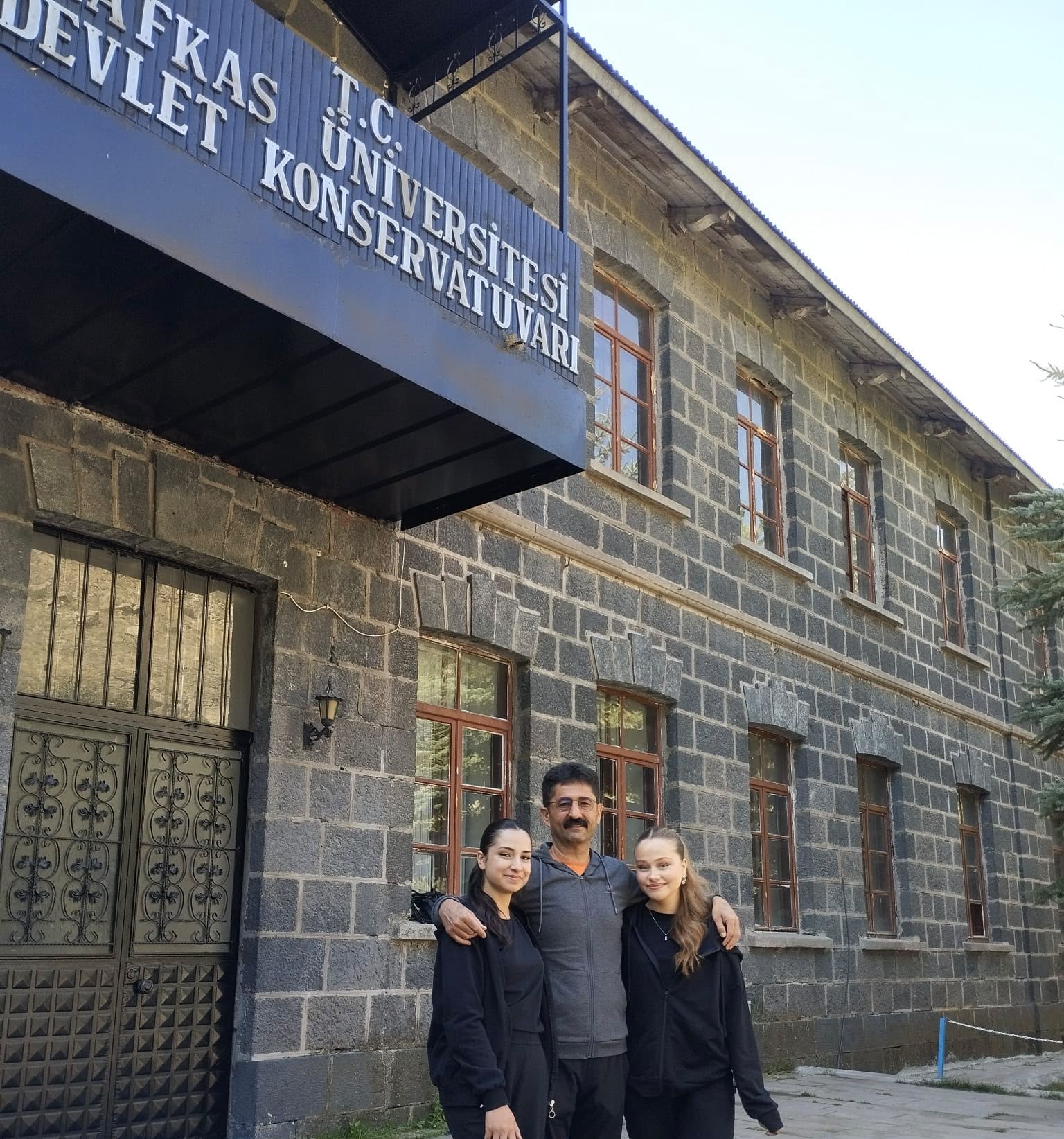 Nevşehir’in Kızları Sanat Dünyası’nda Zirveye Koşuyor