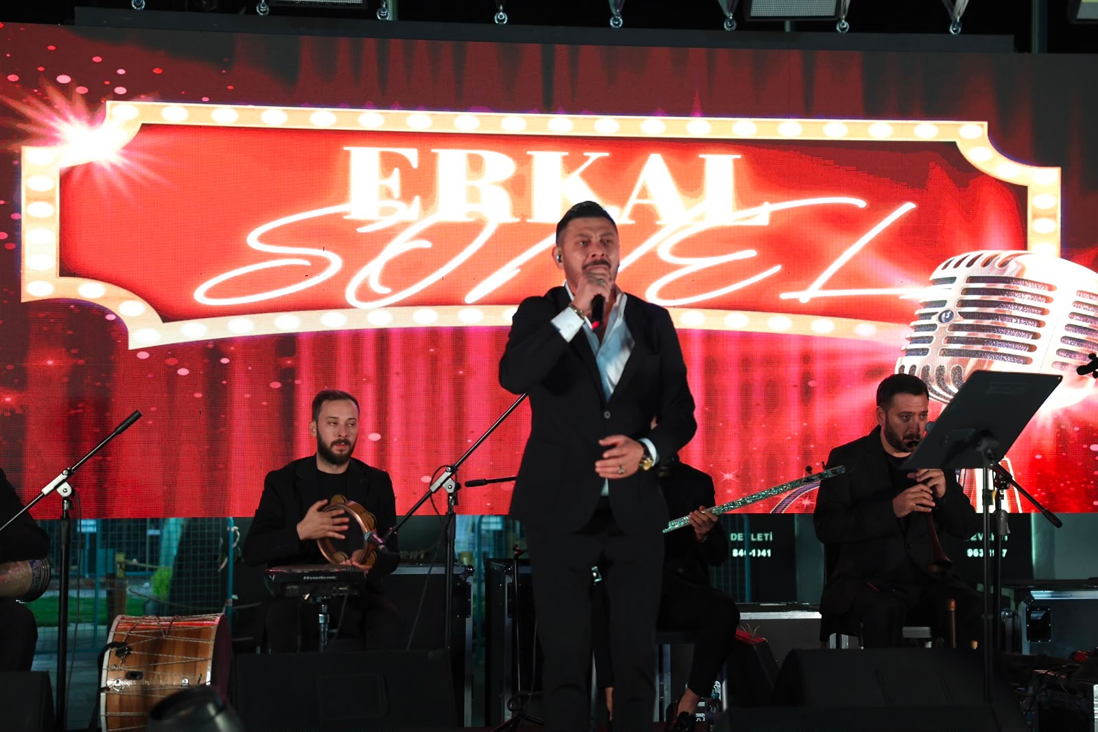 Şehrin En Yüksek Noktasında Ankara Ezgileri Yükseldi