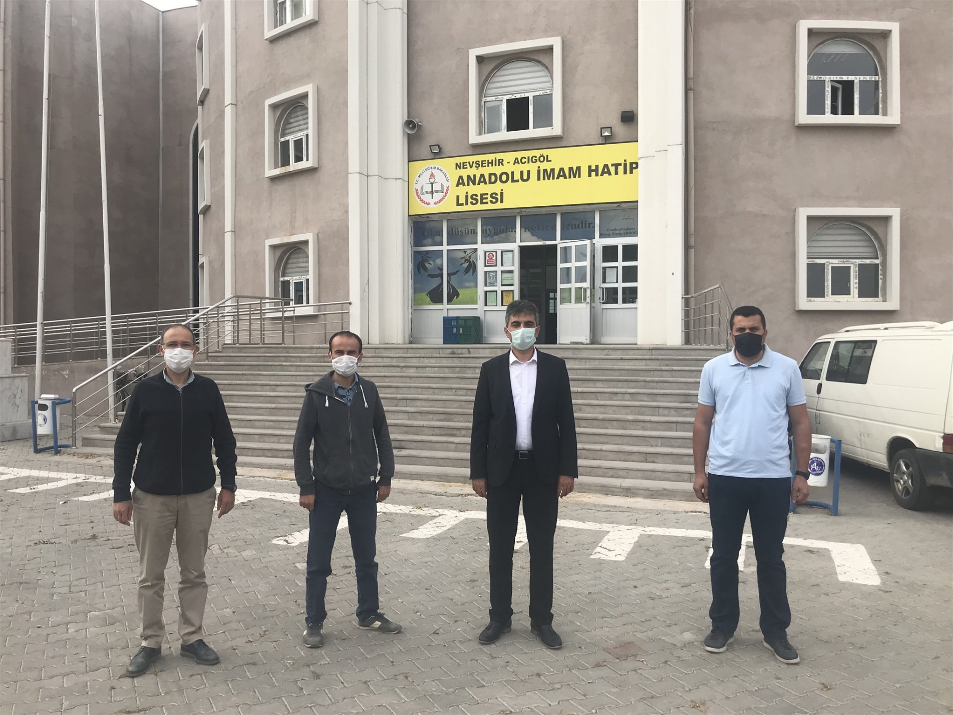 Acıgöl'de okullara etkileşimli tahta yerleştiriliyor