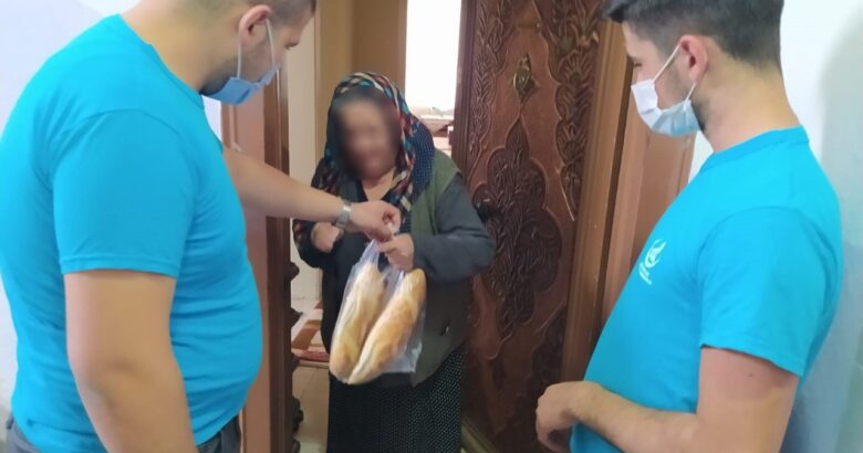  107 aileye ekmek fişi dağıtıldı