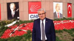 CHP’den muhtarlara Atatürk portresi ve Türk bayrağı