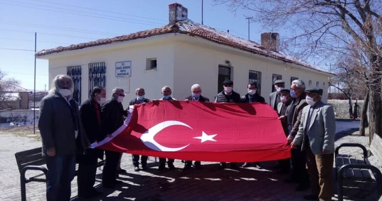 Hacıbektaş köylerine Atatürk ve Türk bayrağı hediye edildi