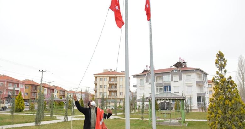  Gülşehir’de bayraklar değiştirildi
