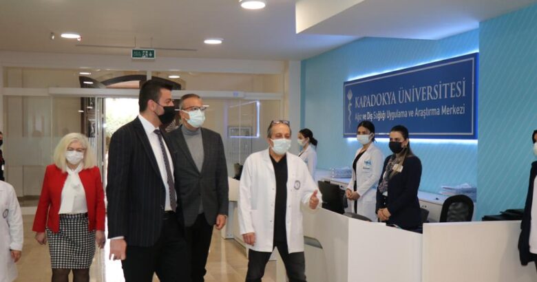  Aktürk, Kapadokya Üniversitesi Araştırma Merkezi’ni ziyaret etti.