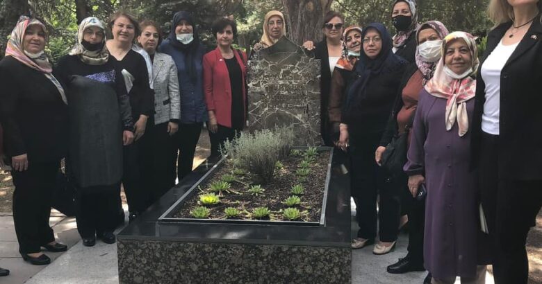  MHP’li kadınlardan Başkent ziyaretleri