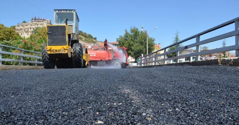  Gülşehir’de bozuk yollar onarılıyor