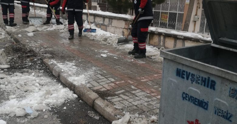  Belediye ekiplerinin kar – buz mücadelesi sürüyor