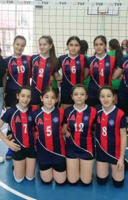 ALTINYILDIZLI VOLEYBOLCULAR KARŞI KARŞIYA