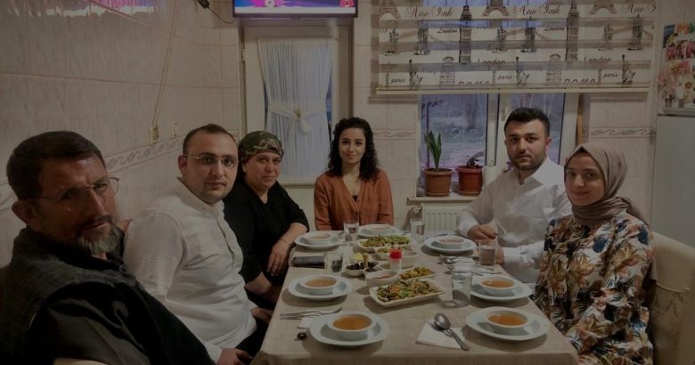  Başkan Bozan Şehit ailesinin iftarına konuk oldu