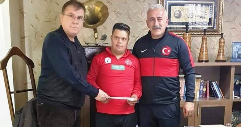  Down sendromlu, başarılı sporcuya Babaoğlu’ndan destek