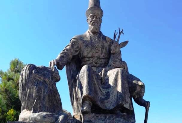  Kırşehir girişindeki heykelin kaidesi yenilendi