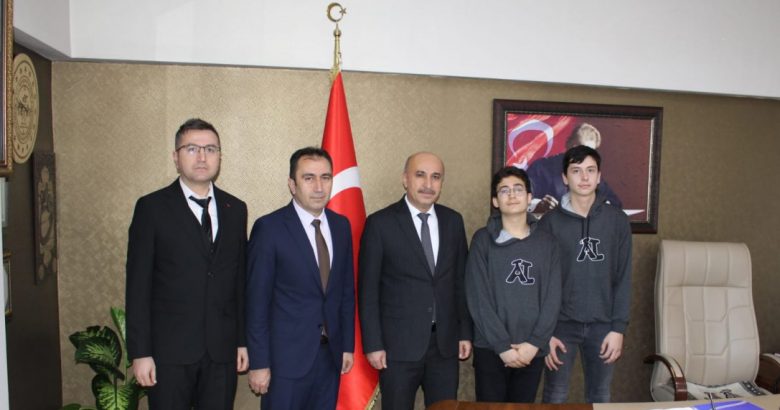 Polat Türkiye 1.cisi olan öğrencileri kutladı