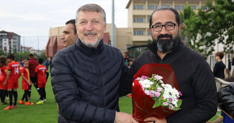  Osman Süslü mini minikler futbol şenliği tamamlandı